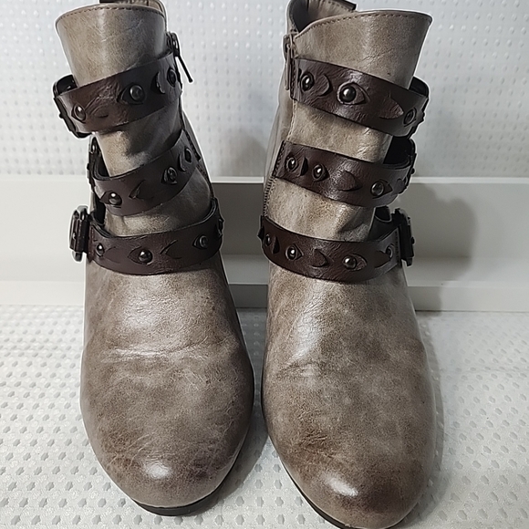 Sonoma Goods For Life Boots Womens 9M Ankle Booties Beige Faux Leather Buckle - Picture 8 of 9